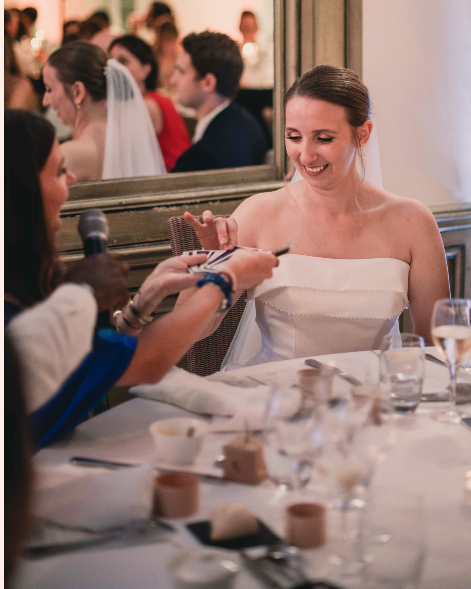 Tarot reading at a wedding in Barcelona – spiritual guidance for bride and guests